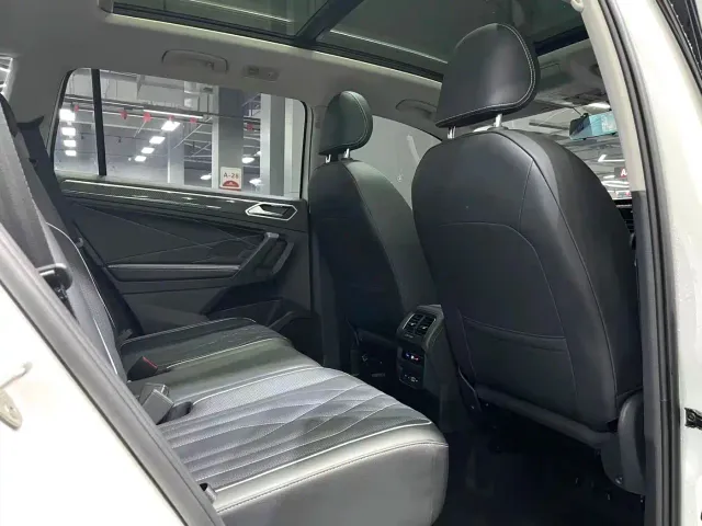 Volkswagen Tiguan L — Фото автомобиля 8