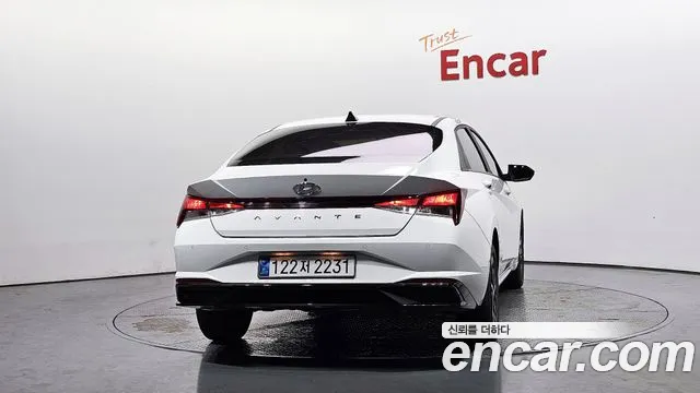 Hyundai AVANTE Avante (CN7) — Фото автомобиля 4