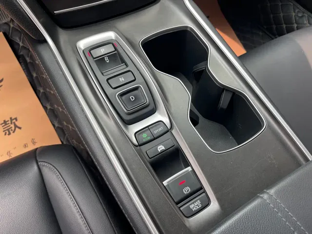Honda Accord — Фото автомобиля 12