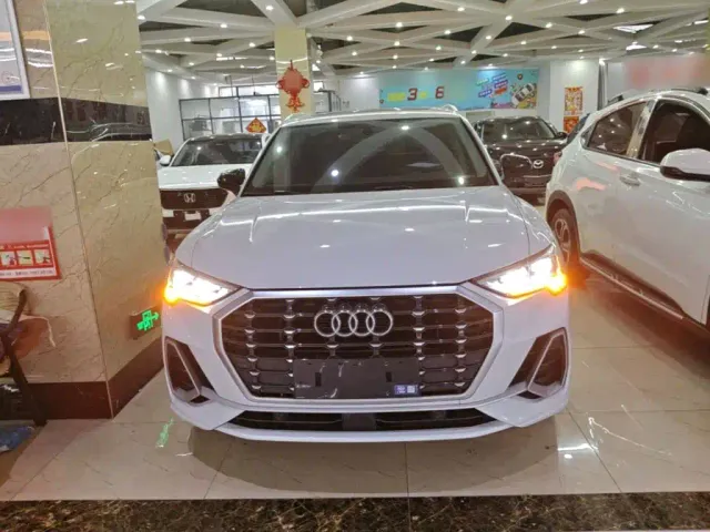 Audi Q3 — Фото автомобиля 2
