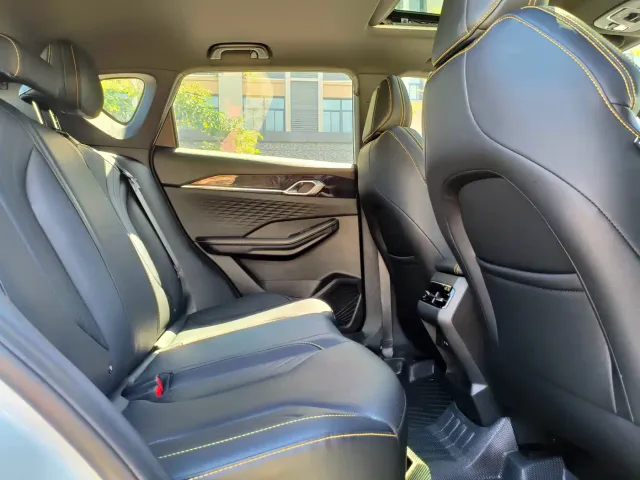 Geely Binyue — Фото автомобиля 9