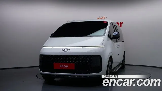 Hyundai Staria Staria 4WD Lounge 7 мест — Фото автомобиля 3