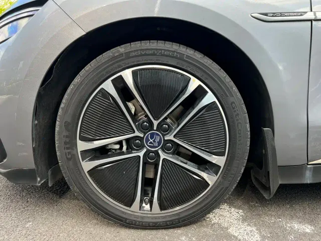 BYD Han — Фото автомобиля 9
