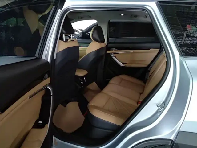Geely Boyue L — Фото автомобиля 16