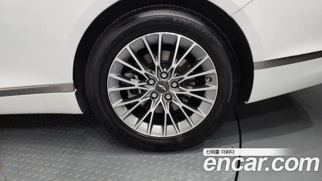 Genesis G80 Бензин 2.5 турбо AWD — Фото автомобиля 16