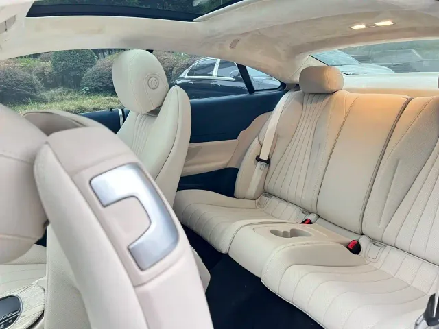 Mercedes-Benz E-Class — Фото автомобиля 4