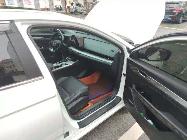 Geely Emgrand L — Фото автомобиля 16
