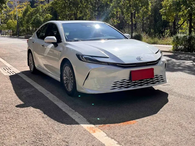 Toyota Camry — Фото автомобиля 3