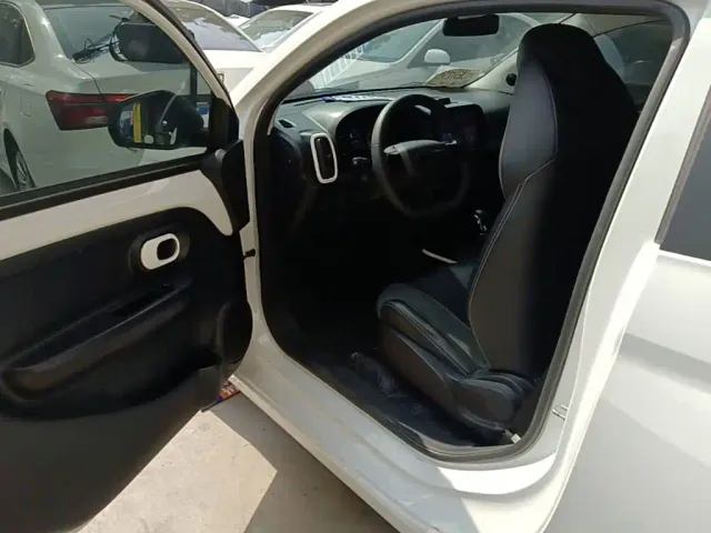 Roewe Clever — Фото автомобиля 11