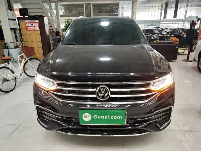 Volkswagen Tiguan L — Фото автомобиля 2
