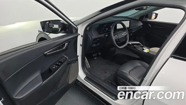 Kia EV6 — Фото автомобиля 10