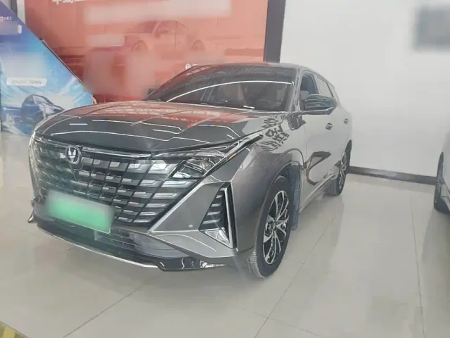 Фотография автомобиля — Changan UNI-Z