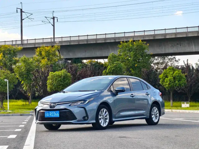 Фотография автомобиля — Toyota Corolla