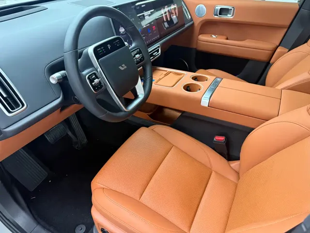 Li Auto L6 — Фото автомобиля 7