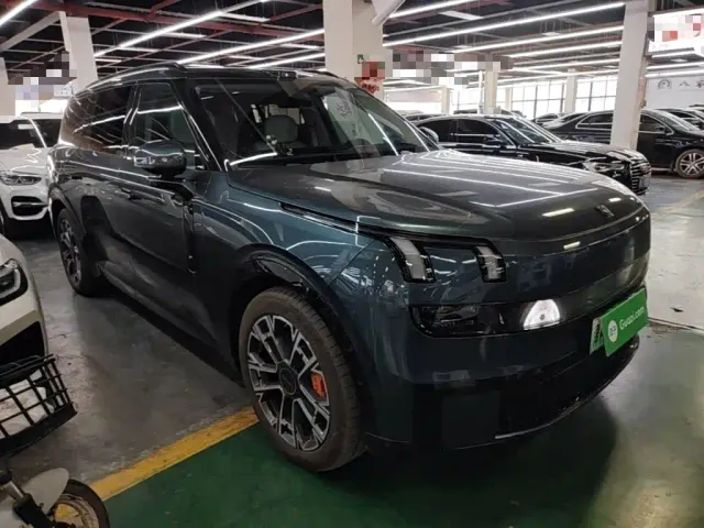 Lynk & Co 900 — Фото автомобиля 3