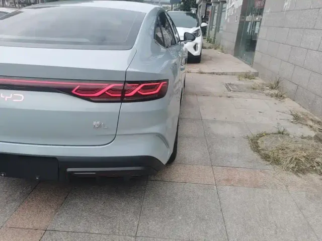BYD Qin L — Фото автомобиля 7