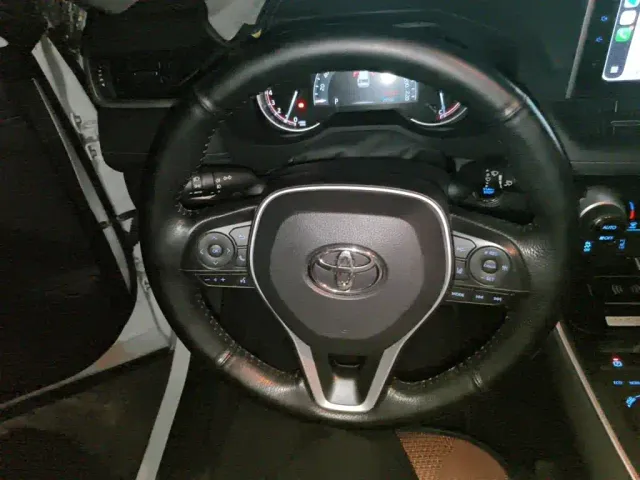 Toyota RAV4 — Фото автомобиля 2