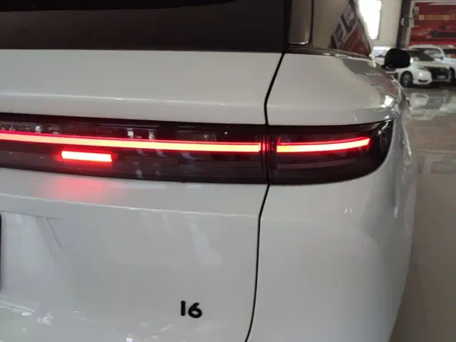 Li Auto i6 — Фото автомобиля 7