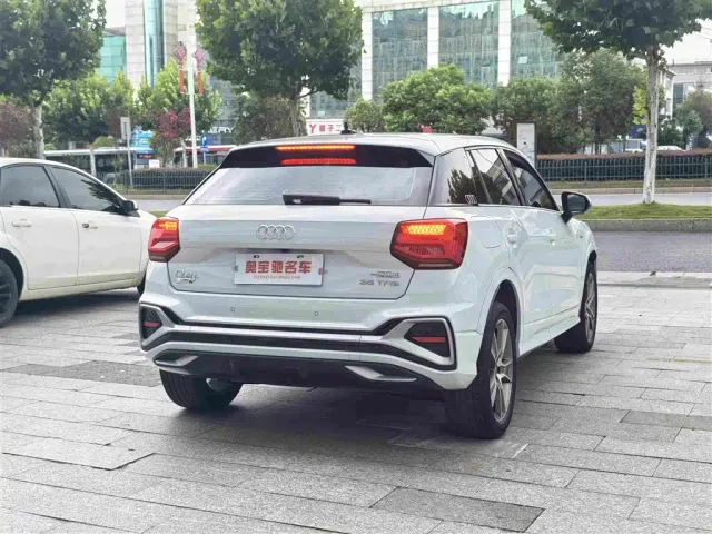 Audi Q2L — Фото автомобиля 7