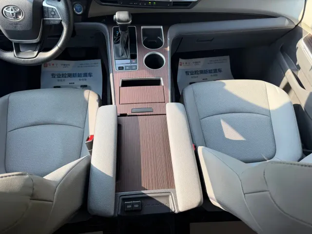 Toyota Granvia — Фото автомобиля 8