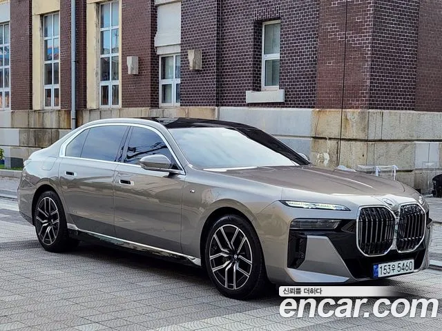 BMW 7 Series G70 — Фото автомобиля 2