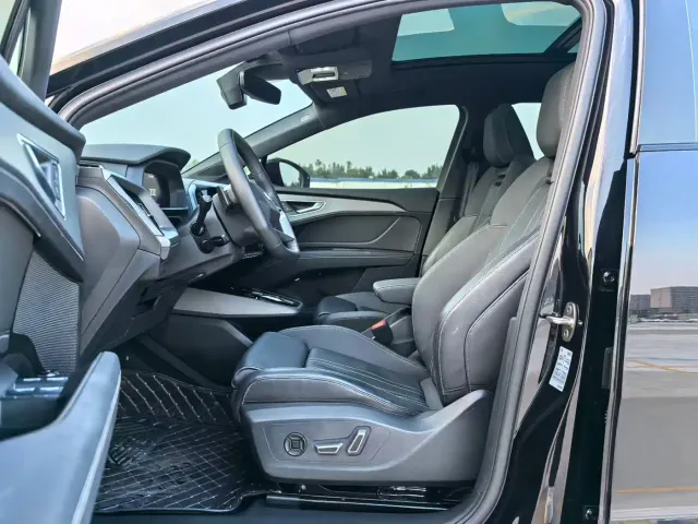 Audi Q5 e-tron — Фото автомобиля 4