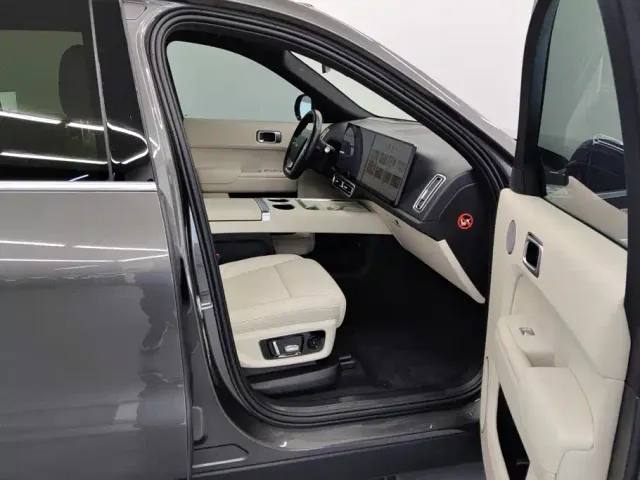 Li Auto L8 — Фото автомобиля 8