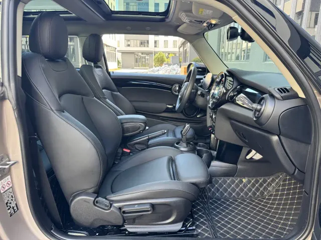 MINI Hatch — Фото автомобиля 18
