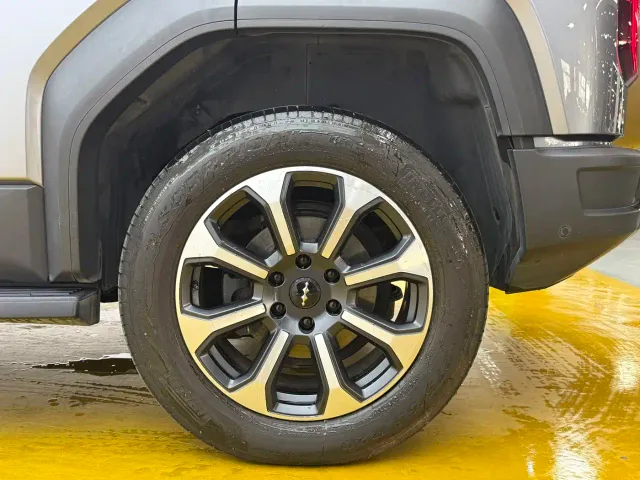 BYD FangChengBao Leopard 5 — Фото автомобиля 12