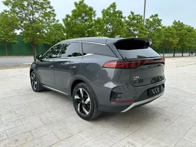 BYD Tang — Фото автомобиля 7
