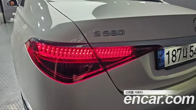 Mercedes-Benz S-Class — Фото автомобиля 22