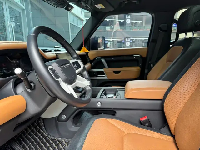 Land Rover Defender — Фото автомобиля 4