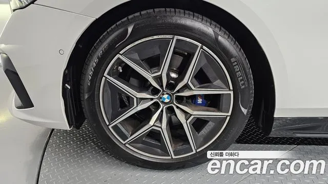 BMW 5 Series G60 — Фото автомобиля 5