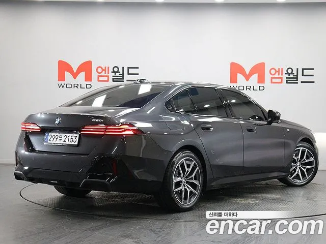 BMW 5 Series G60 — Фото автомобиля 3
