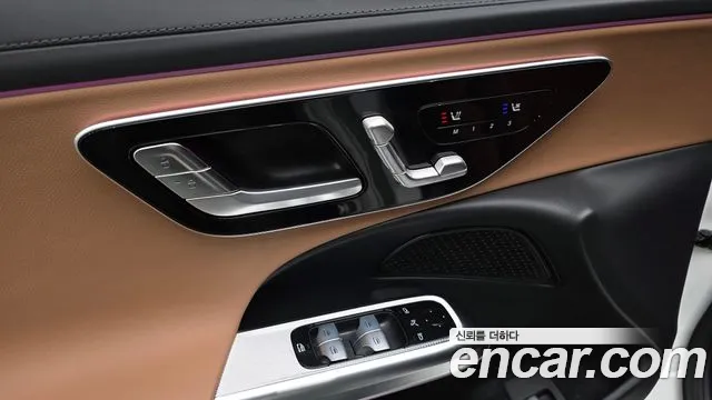 Mercedes-Benz E-Class — Фото автомобиля 30