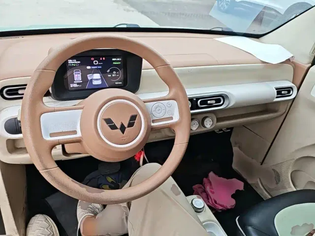 Wuling Hongguang Mini EV — Фото автомобиля 9