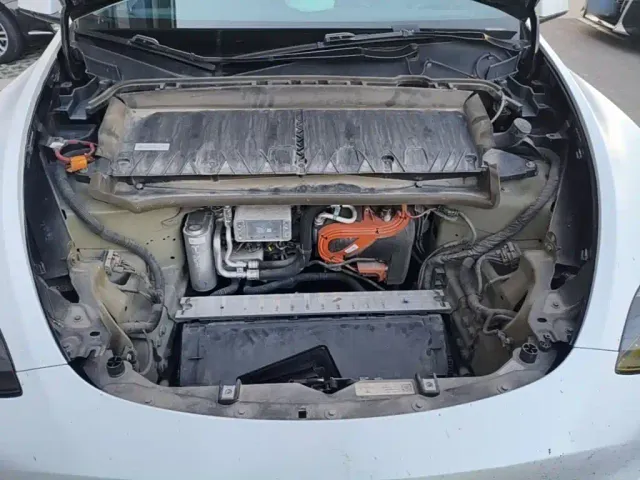 Tesla Model Y — Фото автомобиля 19