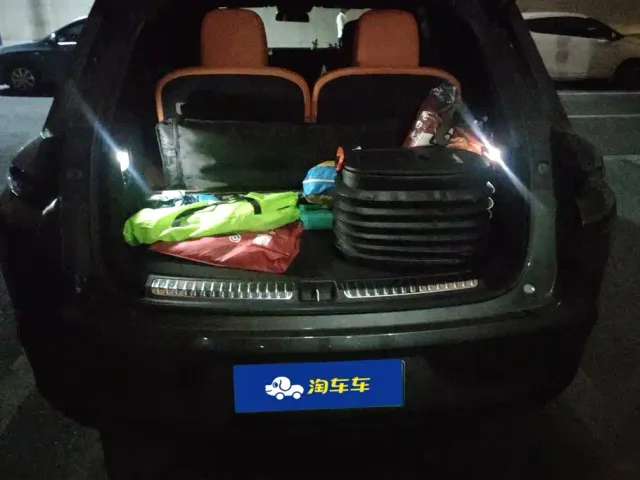Li Auto Li L8 2023 Pro — Фото автомобиля 4