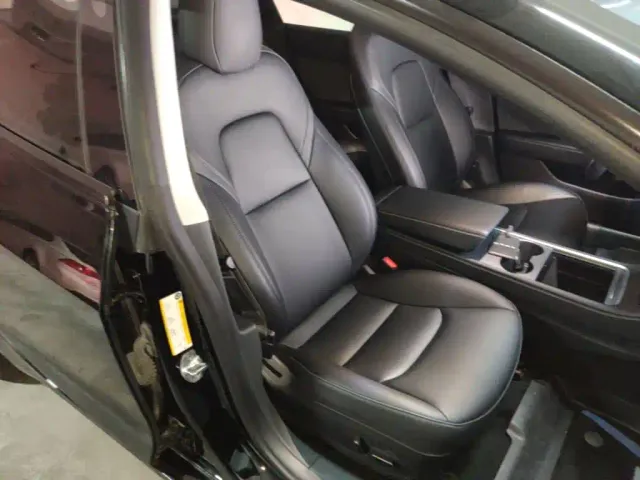 Tesla Model 3 — Фото автомобиля 24