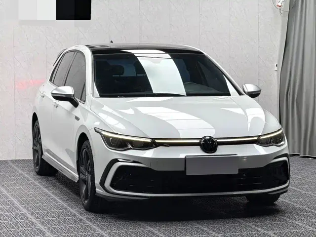 Volkswagen Golf — Фото автомобиля 3