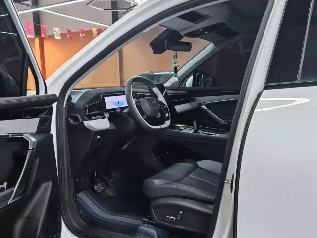 Geely Boyue L — Фото автомобиля 8