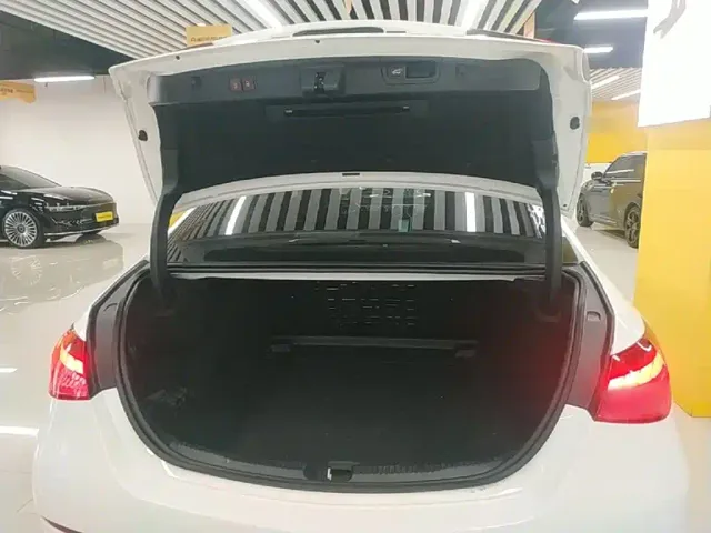 Mercedes-Benz C-Class — Фото автомобиля 18