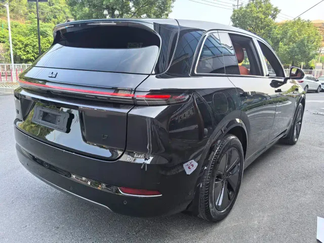 Li Auto L7 — Фото автомобиля 17