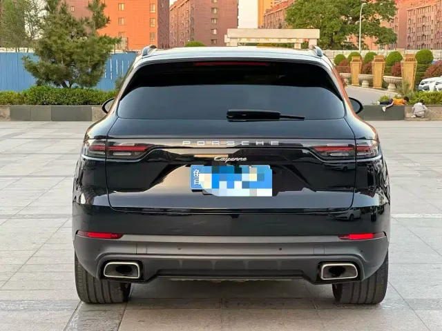Porsche Cayenne — Фото автомобиля 3
