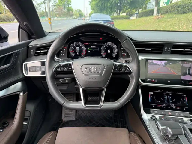 Audi A7L — Фото автомобиля 14