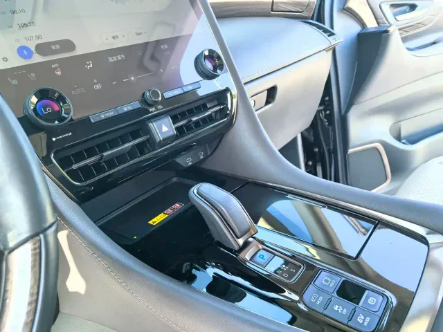 Toyota Alphard — Фото автомобиля 13