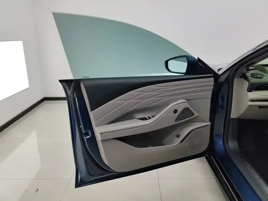 Geely Galaxy Galaxy Xingyao 8 2025 130km EM-P Starship Edition — Фото автомобиля 7