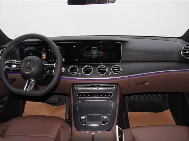 Mercedes-Benz E-Class — Фото автомобиля 14
