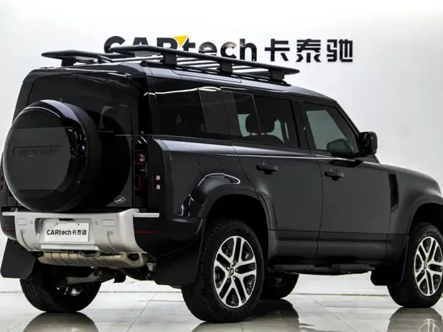 Land Rover Defender — Фото автомобиля 6