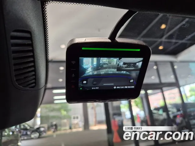 Mercedes-Benz E-Class — Фото автомобиля 19